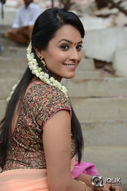 Anita-at-Manalo-Okadu-Movie-Opening